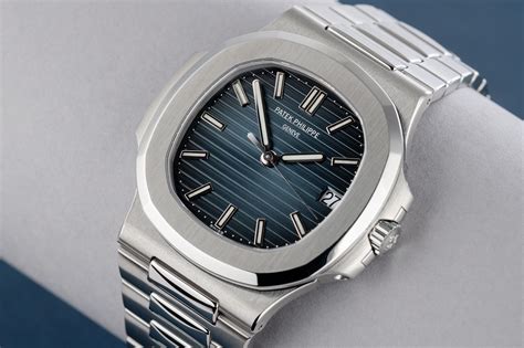 patek philippe nautilus crown pic